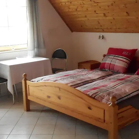 Habitación en casa particular Gaestehaus Kathi Gyenesdiás