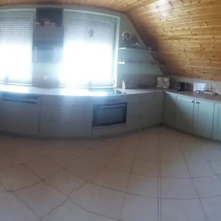 Gaestehaus Kathi Séjour chez l'habitant Gyenesdiás